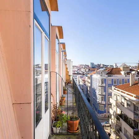 Plum Guide - Polivalente Apartment Lisbon